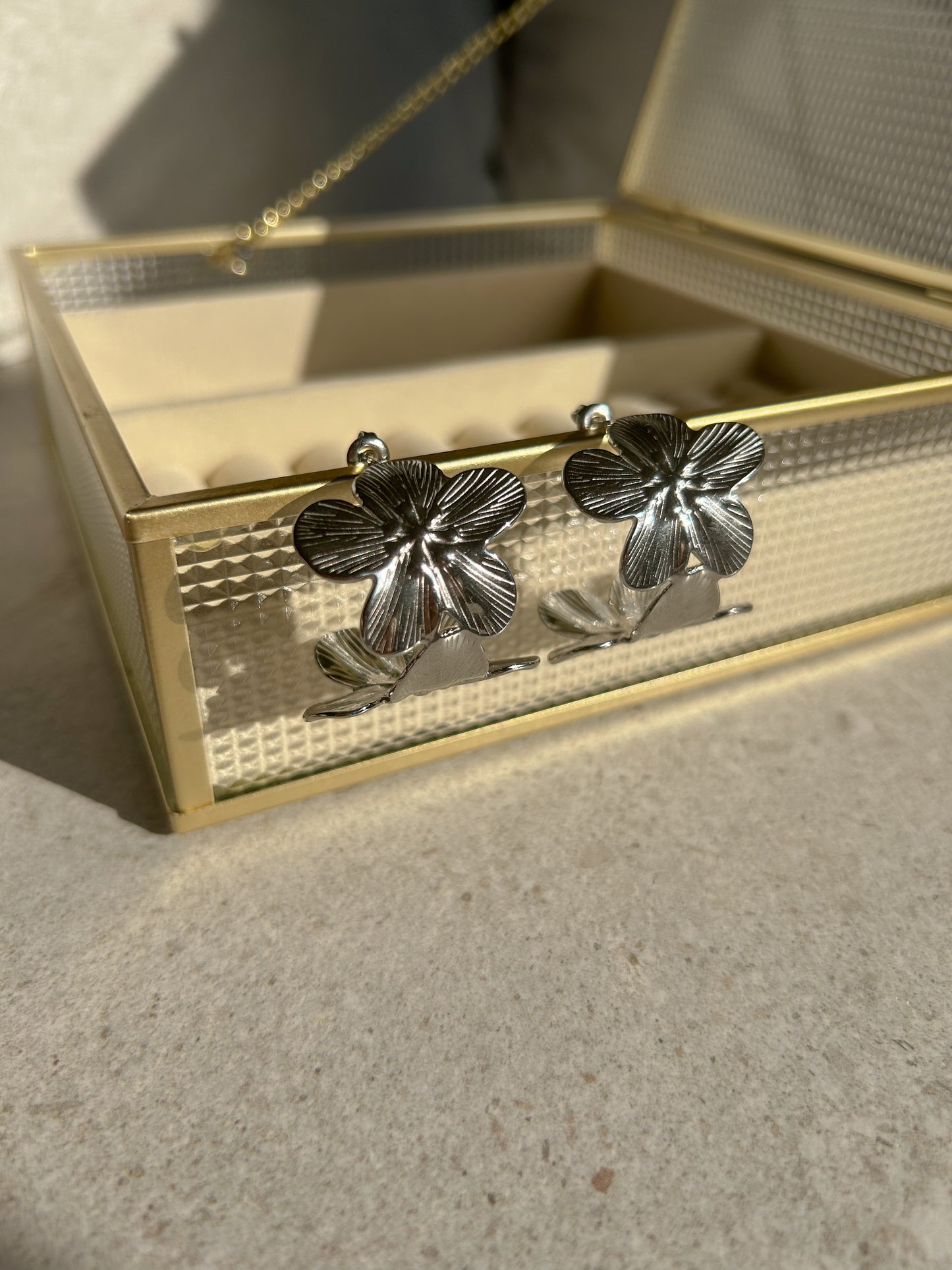 Oorbellen bloemen hoops