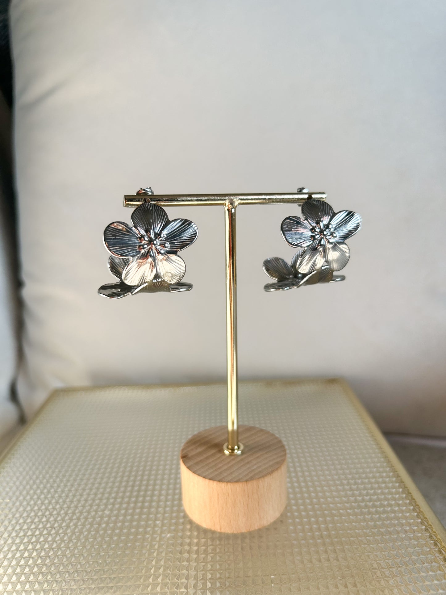 Oorbellen bloemen hoops