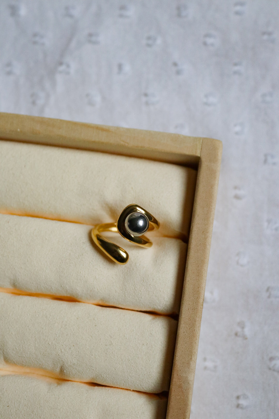 Ring tweekleurig bol