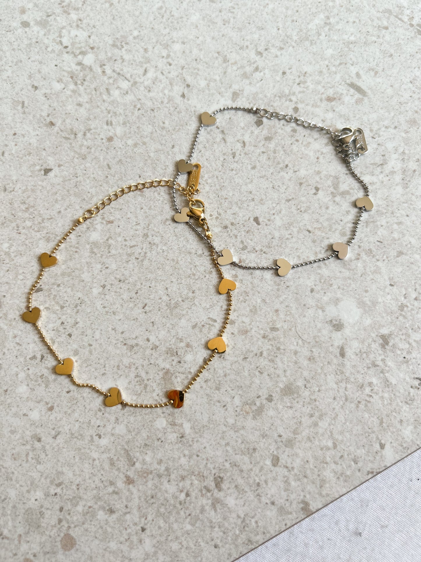 Armbandje hartjes