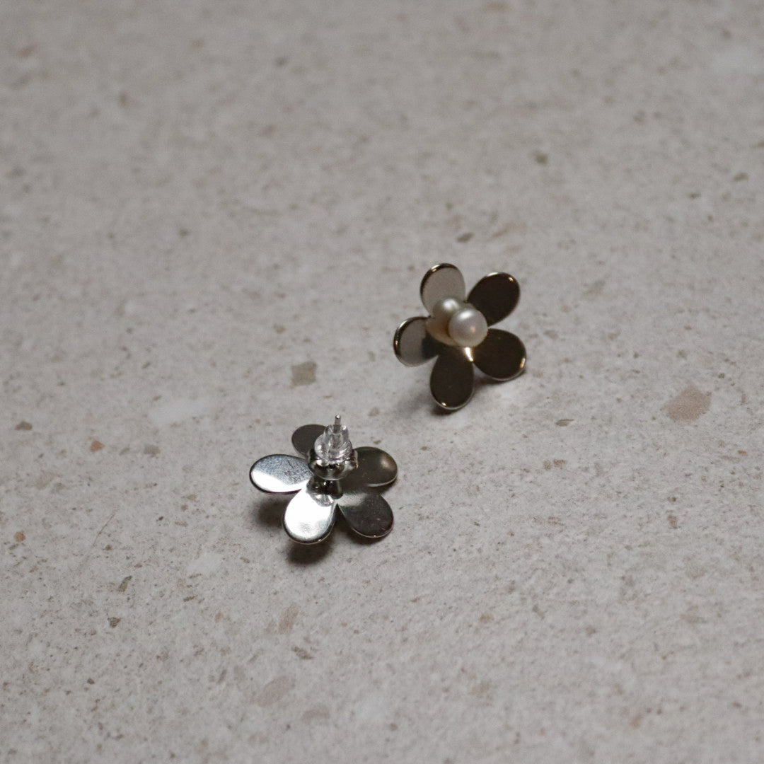 Oorbellen bloem zoetwaterkraal