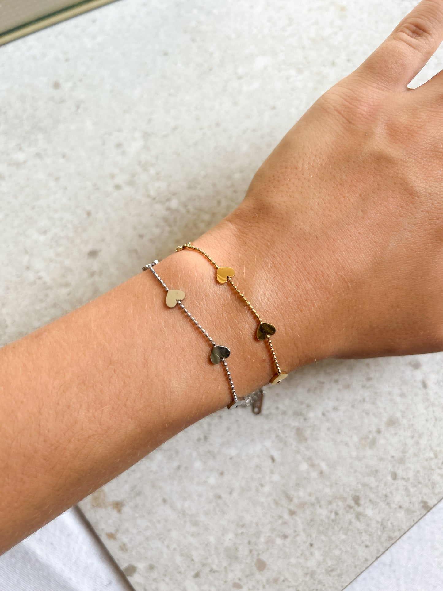 Armbandje hartjes