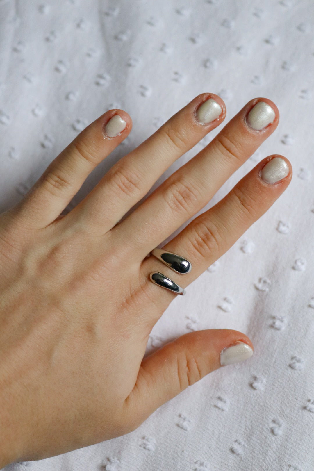 Ring huggie