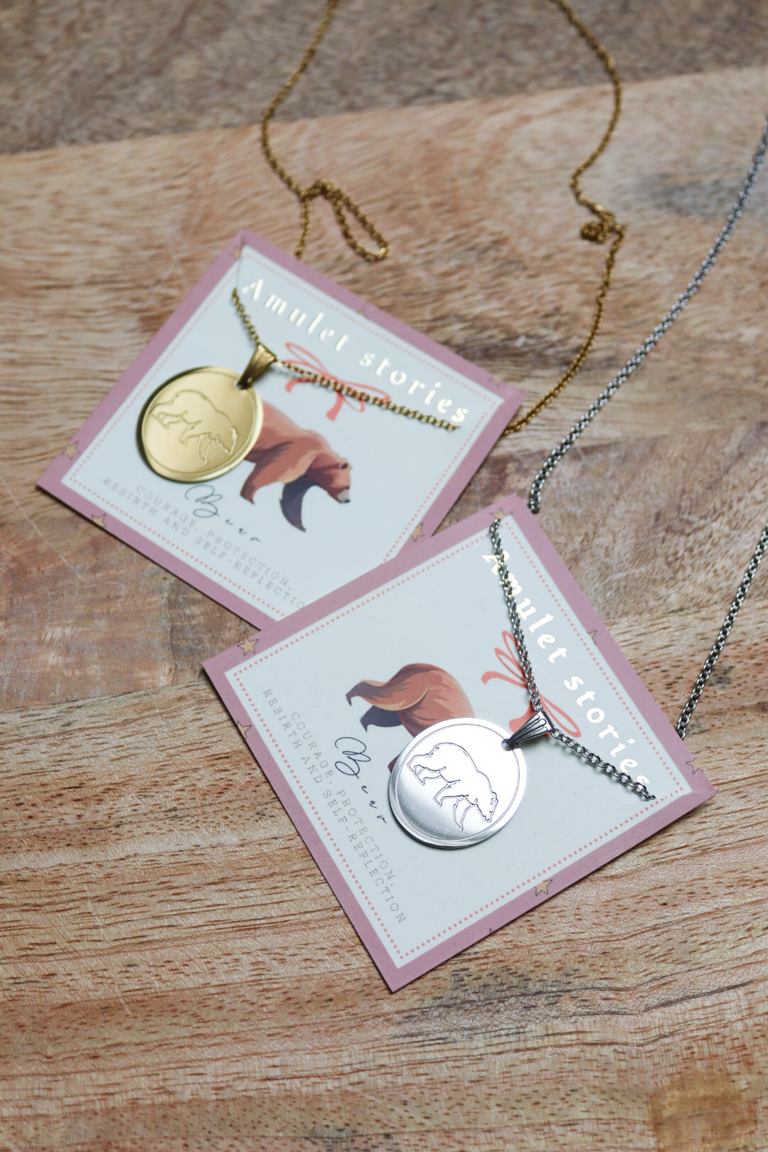 Ketting amulet stories