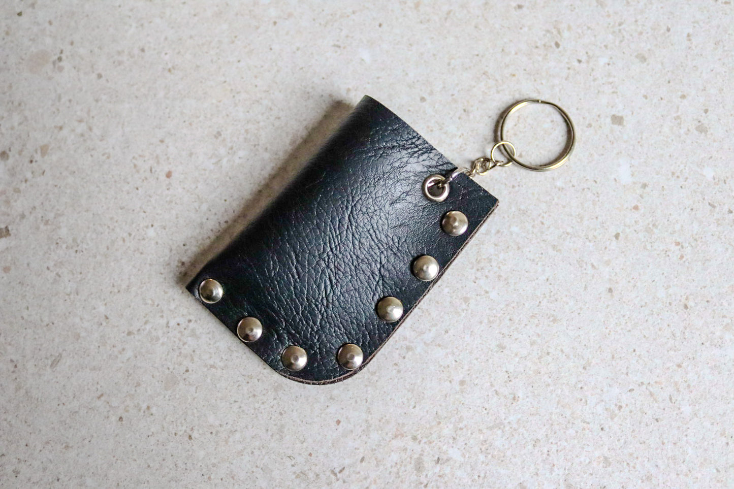 Leren aanstekerhouder met sleutelhanger