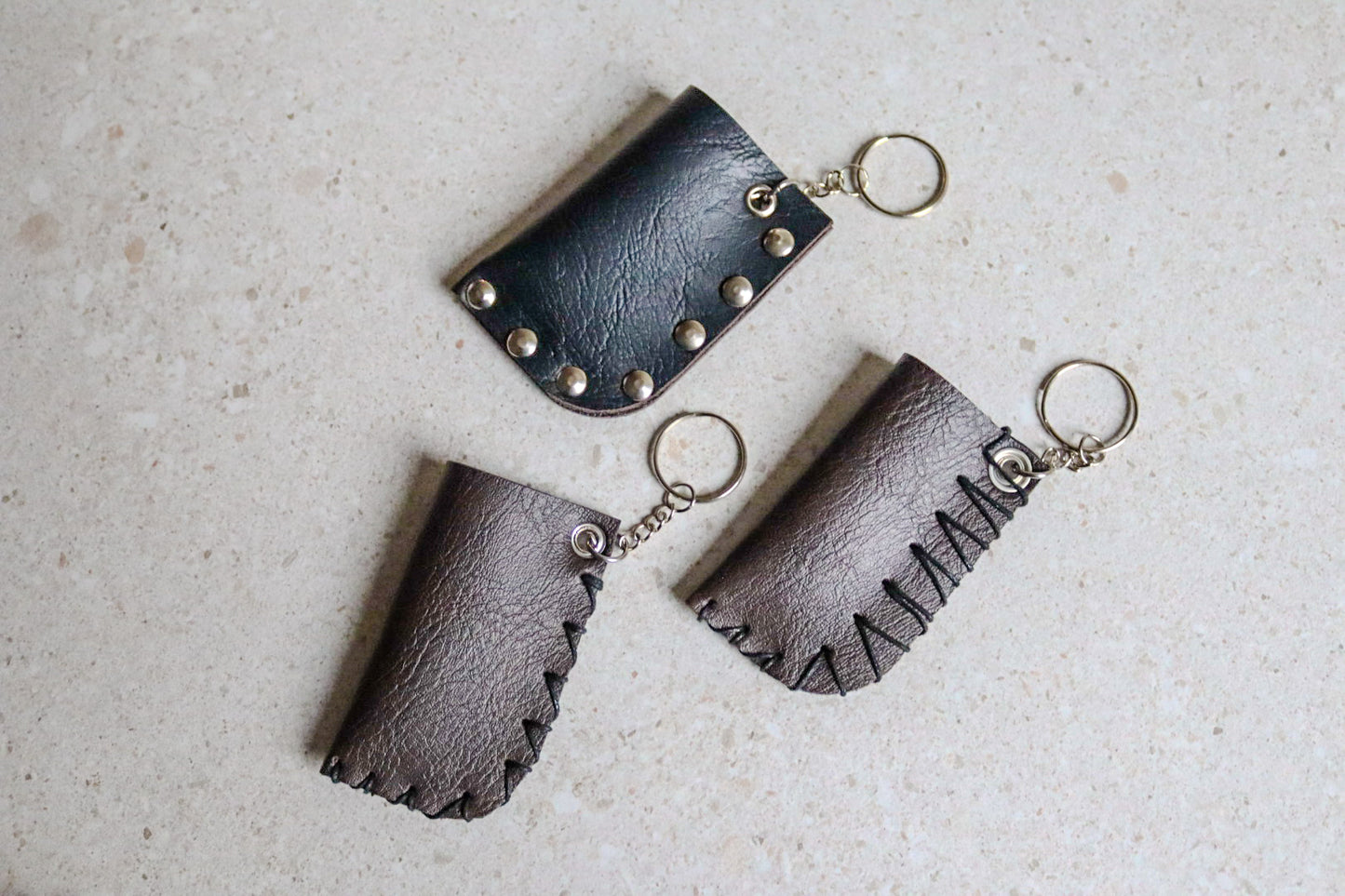 Leren aanstekerhouder met sleutelhanger